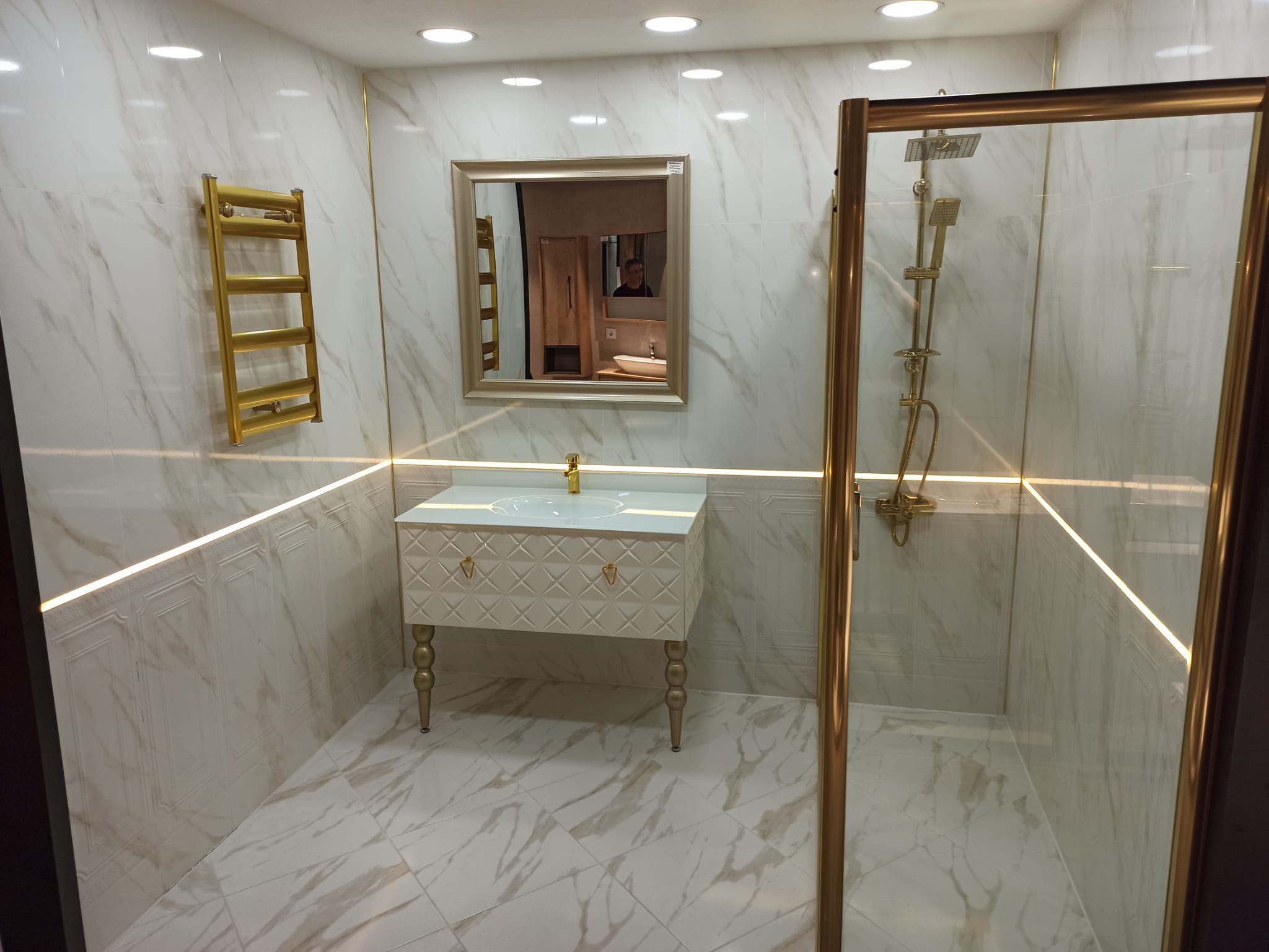 Showroom 2